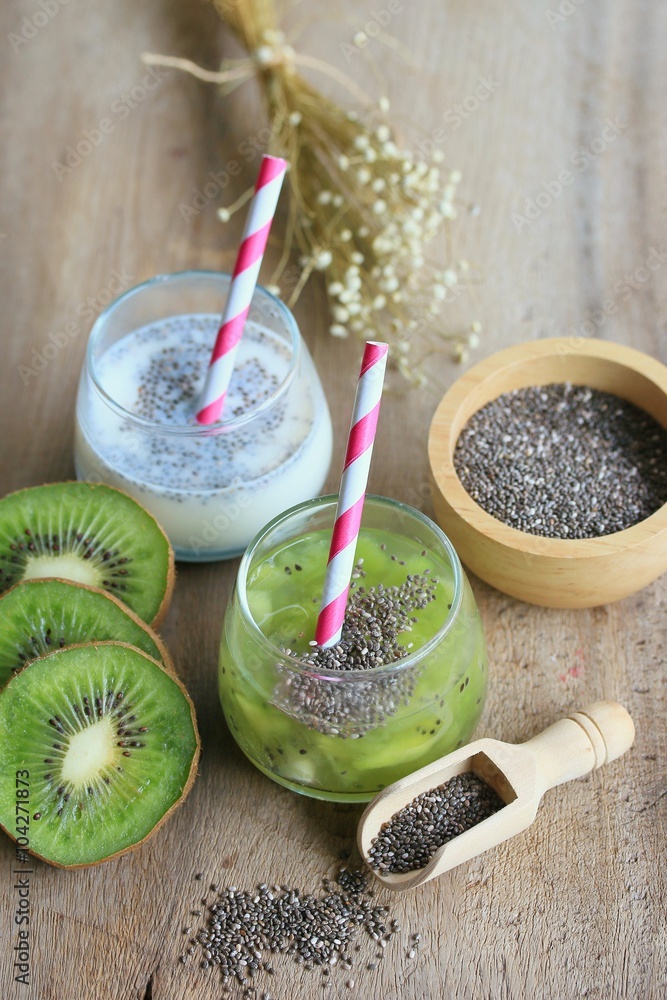 chia seed with kiwifruit chia seed with kiwifruit