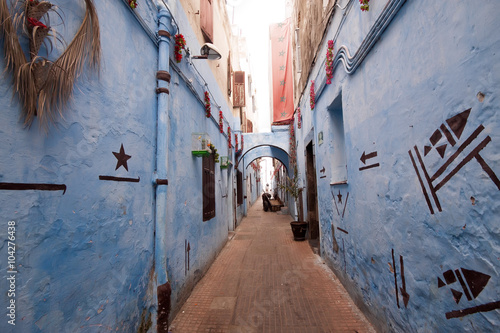 Blue narrow streets of the medina of Asilah in northern Morocco © vladislav333222