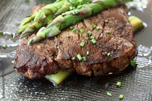 Fotografia Beef with asparagus 3