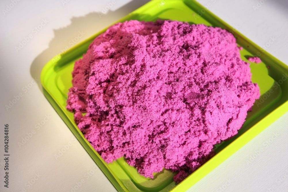 Fun kinetic sand. Purple kinetic sand for indoor children creativity games  foto de Stock | Adobe Stock