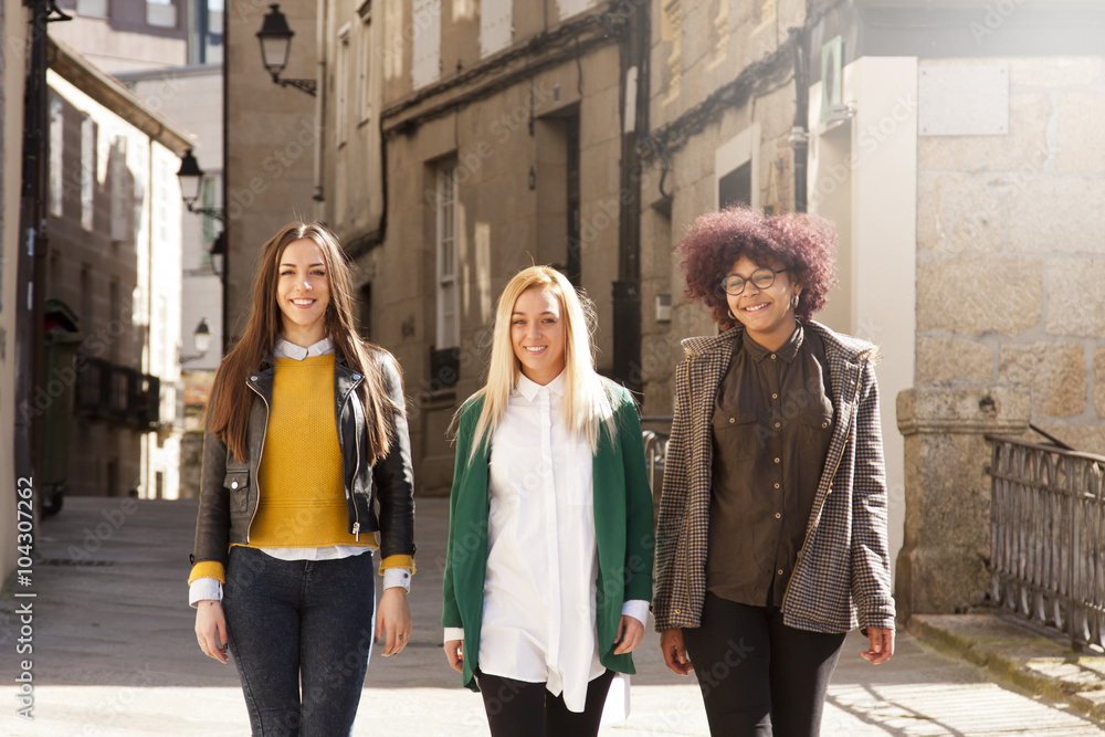 Obraz premium group of girls on the street
