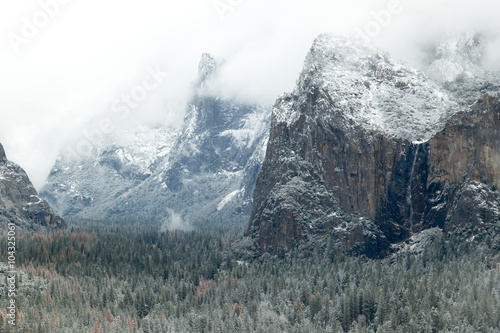 Yosemite winter at tunnel view