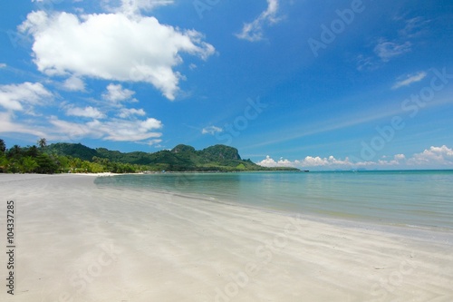 Fototapeta Naklejka Na Ścianę i Meble -   The paradise island in koh mook ,Trang Province , Thailand