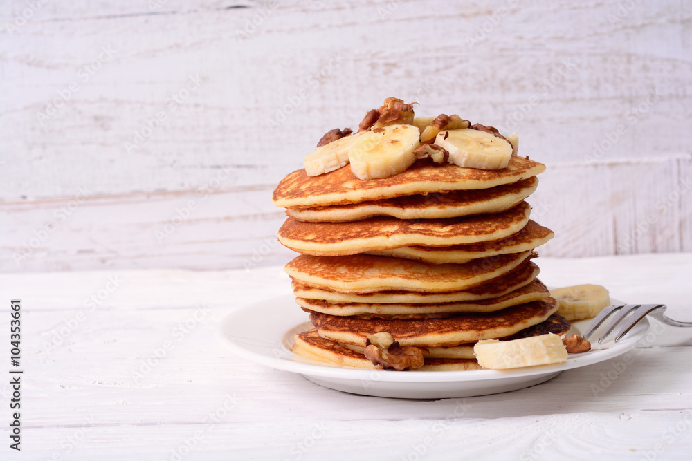 Pancakes with banana & walnut Pancakes with banana & walnut