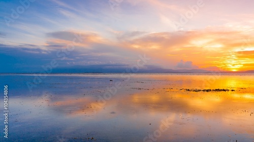 Fototapeta Naklejka Na Ścianę i Meble -  sunset  tropical sea