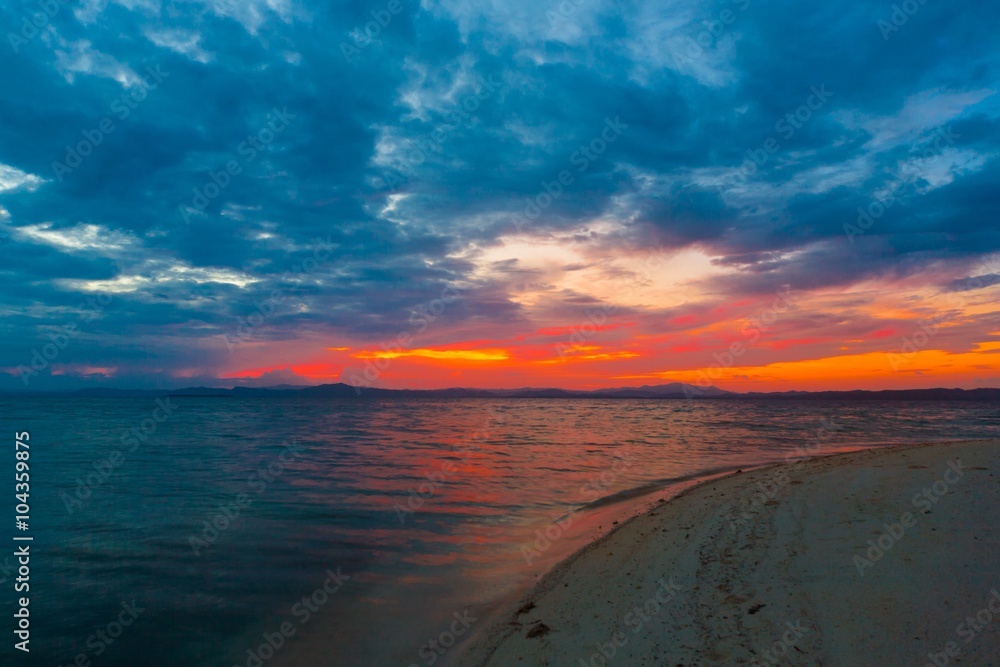 Obraz premium sunset tropical sea