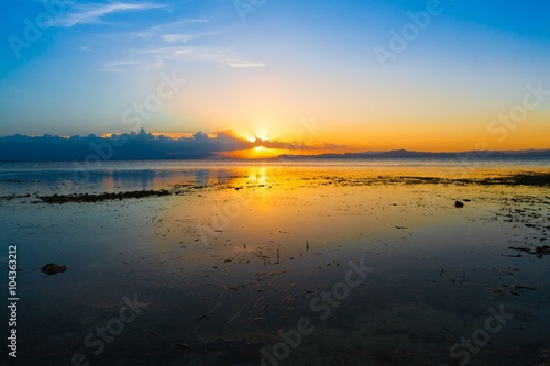 Fototapeta Naklejka Na Ścianę i Meble -  sunset  tropical sea