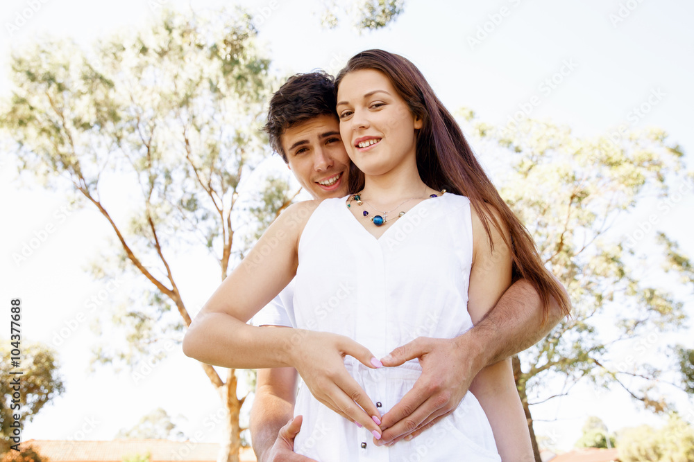 Fototapeta premium Young couple in the park