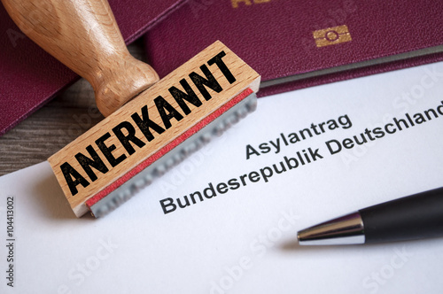Wallpaper Mural Stempel mit Obergrenze, ASYL und Asylantrag mit Pass  Torontodigital.ca