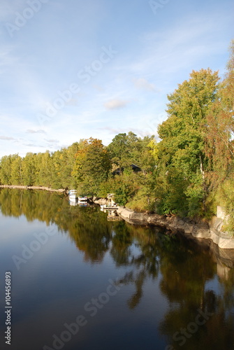 Friedlicher Fluss in Schweden