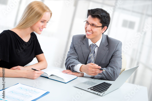 Wallpaper Mural Business people Torontodigital.ca