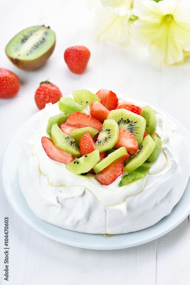 Pavlova meringue cake Pavlova meringue cake