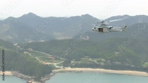 Marines and army search for survivors in the 2014 Korean ferry disaster. photo