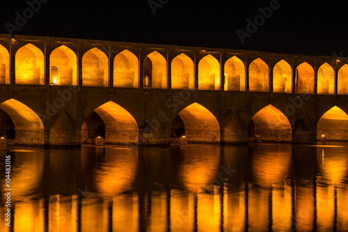 Night view of Si-o-se bridge in Esfahan, Iran