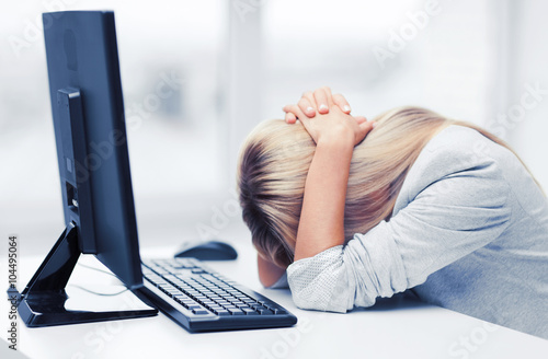 Obraz na płótnie stressed woman with computer