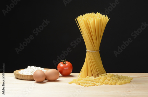 Pasta tallarines cruda