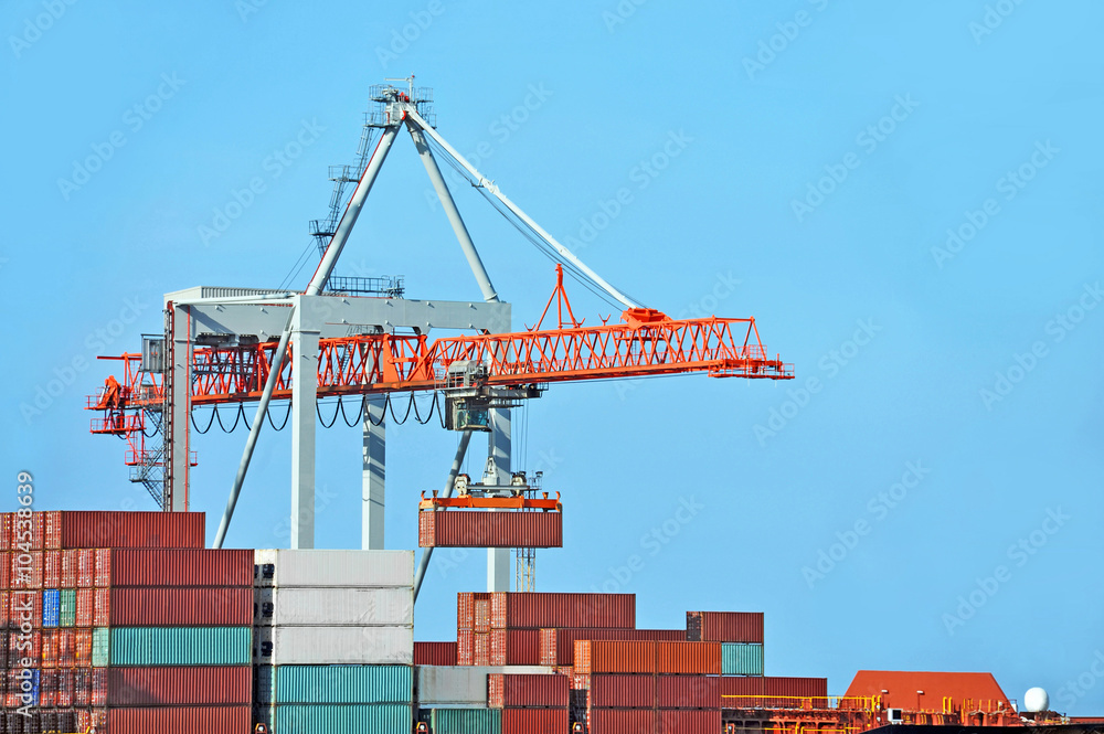 Fototapeta premium Cargo crane and ship