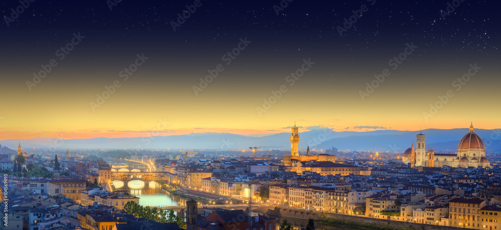 Naklejka premium Arno River and Ponte Vecchio at sunset, Florence