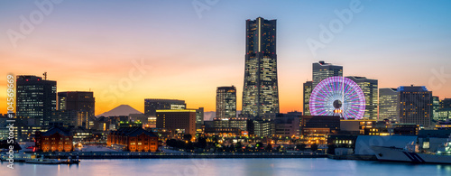 Valokuva Yokohama Minato Mirai skyline bei Nacht
