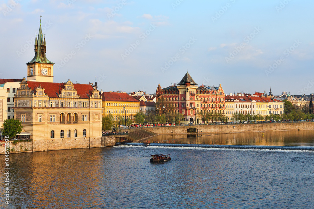 Obraz premium Old Town ancient architecture and Vltava river pier in Prague