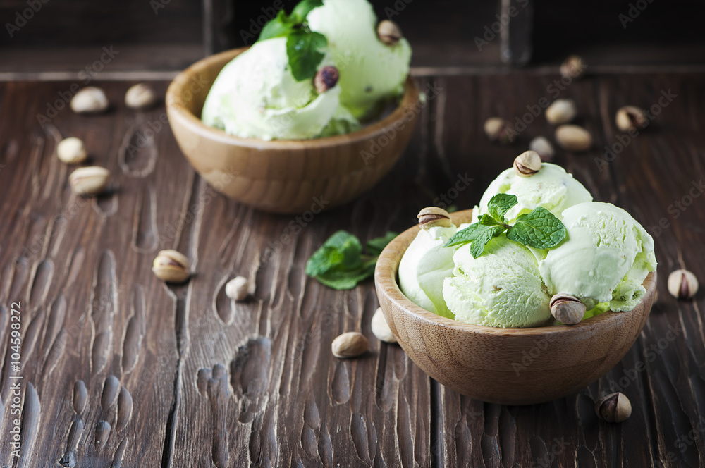 Pistachio icecream with mint and nuts Pistachio icecream with mint and nuts