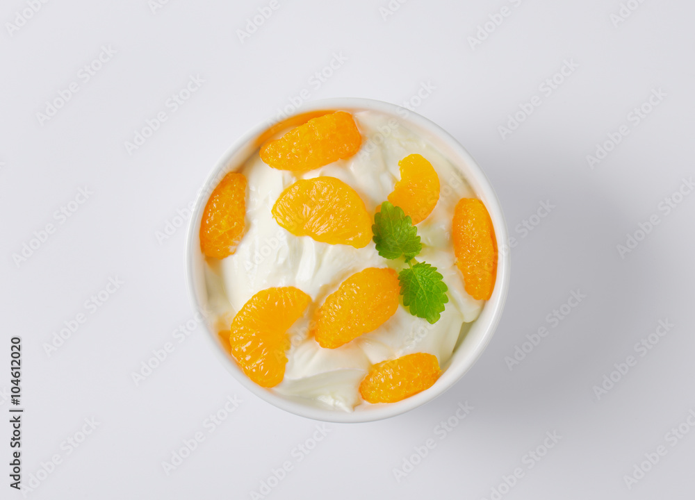 sour cream with canned tangerine pieces sour cream with canned tangerine pieces