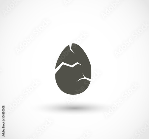 Cracked egg icon vector