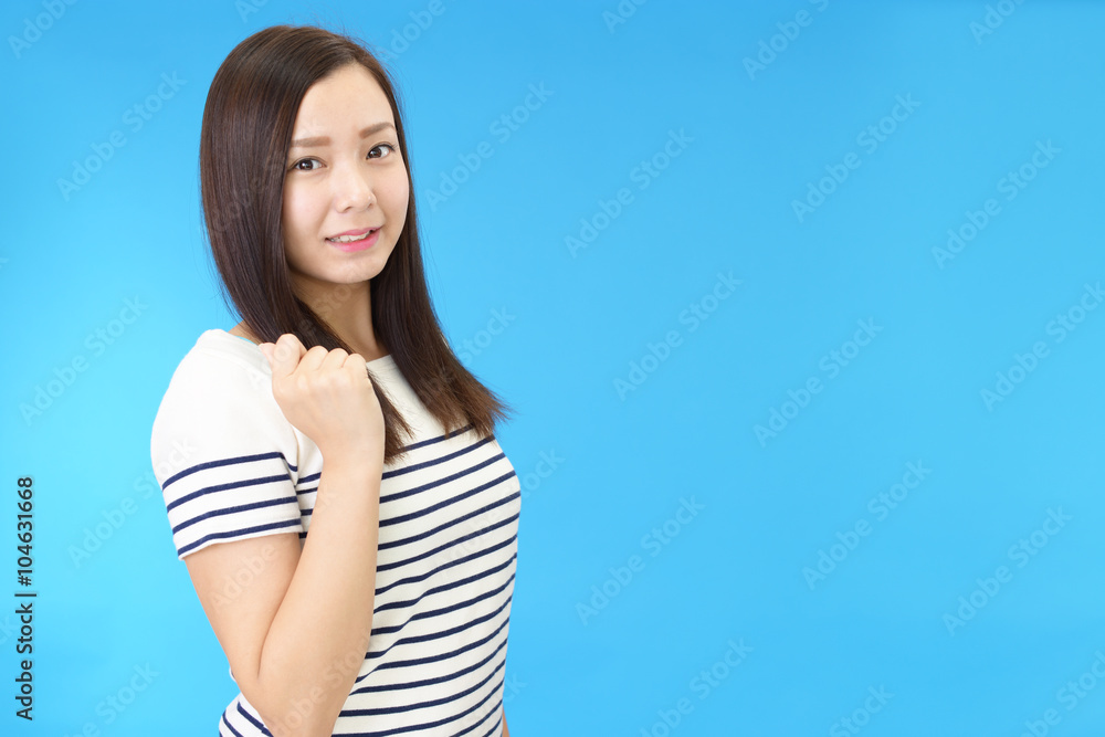 ガッツポーズの女性 ガッツポーズの女性