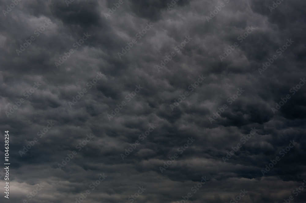 Obraz premium black clouds in the sky (background)