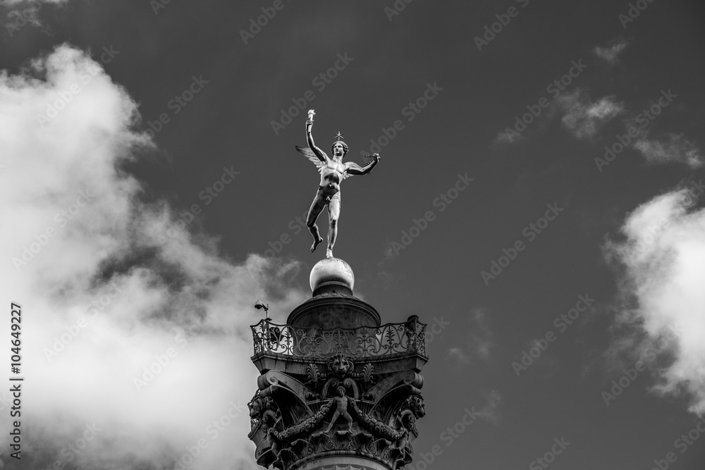 Frankreich, Paris, Bastille, Julisäule mit der Skulptur Le Gén Frankreich, Paris, Bastille, Julisäule mit der Skulptur Le Gén