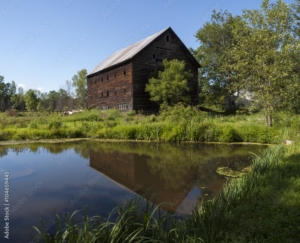 Old Hudson Valley Barn: An old brown wooden barn near Feura Bush, New York