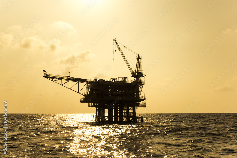 Oil and gas platform in the gulf or the sea, The world energy, O