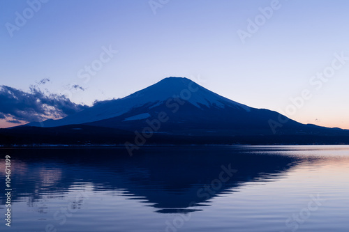 Fujisan and Lake Yamanaka © leungchopan