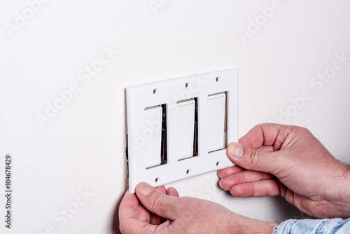 Home light switch faceplate removal