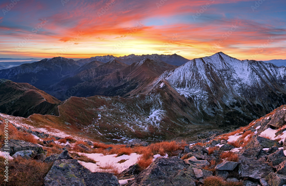 Obraz premium Mountain sunset autumn Tatra landscape, Slovakia
