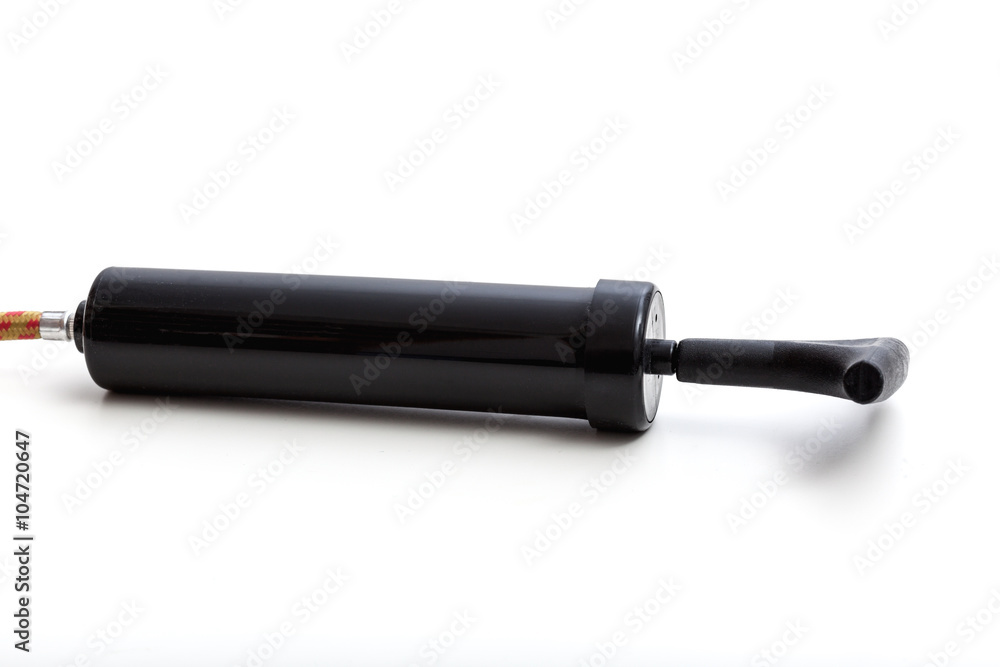 Fototapeta premium Schwarze Ball Luftpumpe, Freisteller auf weissem Hintergrund