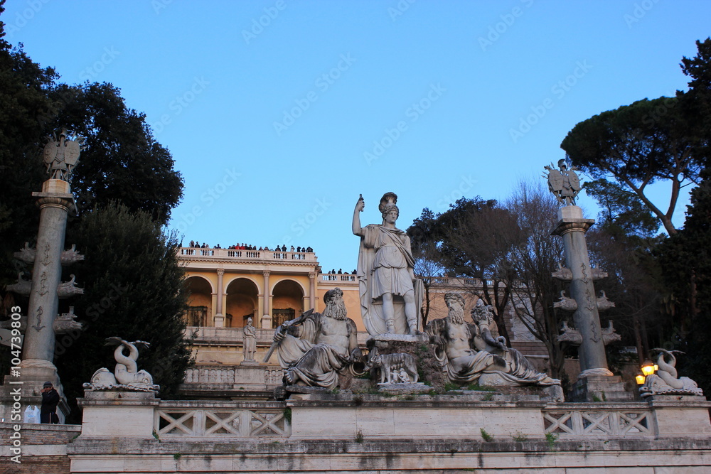 Fototapeta premium Rom: Blick von der Piazza del Popolo auf den Hügel Pincio mit der Treppe (Italien)