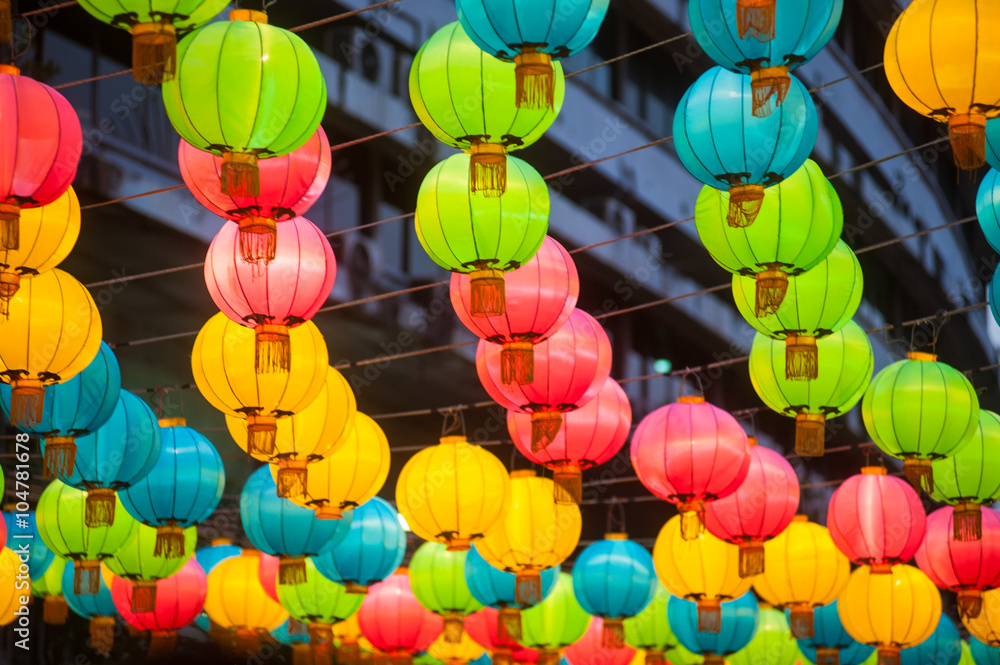 Fototapeta premium The traditional Chinese new year lanterns are for celebration.