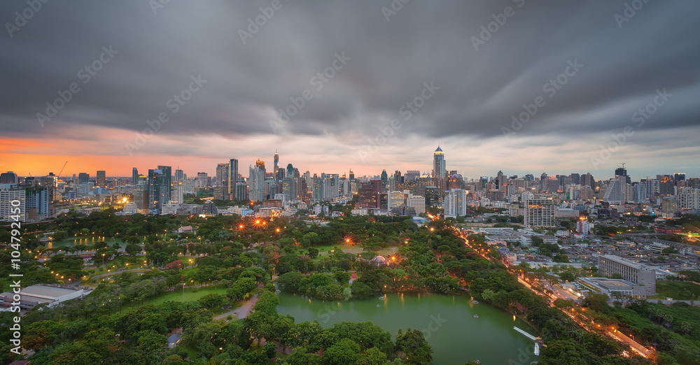 Naklejka premium Pumpinee park