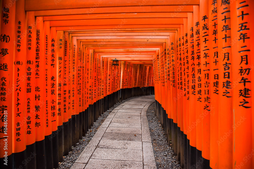 Fototapeta premium Fushimi Inari Shrine w Kyoto, Japonia