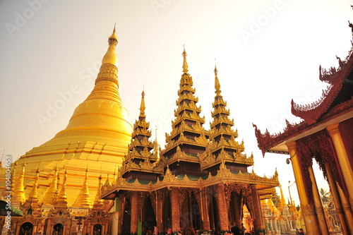 Shwedagon Pagoda in Yangon, Myanmar © karinkamon