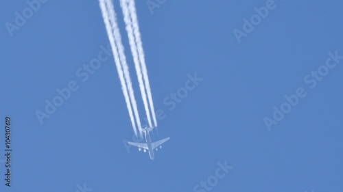 Contrails of big four engine aircraft 