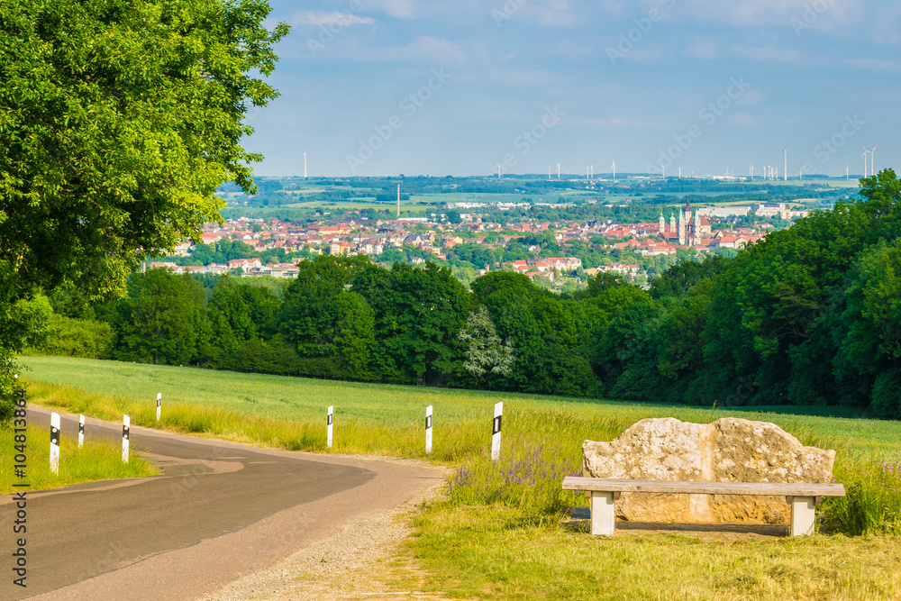 Blick auf Naumburg und Naumburger Dom im Sommer, Burgenlandkreis in Sachsen-Anhalt Blick auf Naumburg und Naumburger Dom im Sommer, Burgenlandkreis in Sachsen-Anhalt