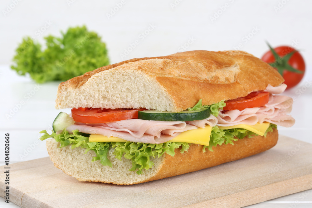 Belegtes Baguette mit Schinken Belegtes Baguette mit Schinken