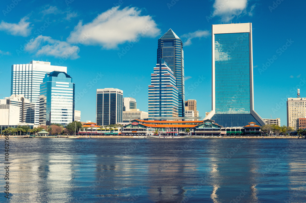 Fototapeta premium Skyline of Jacksonville against the sky, Florida
