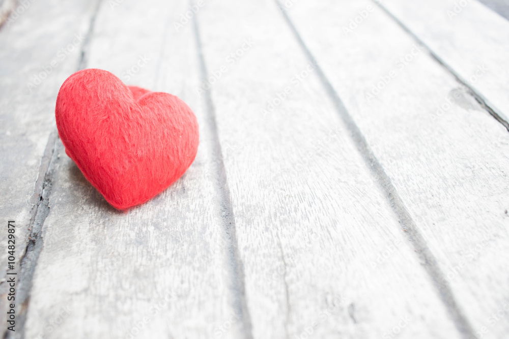 Fototapeta premium heart on the wood