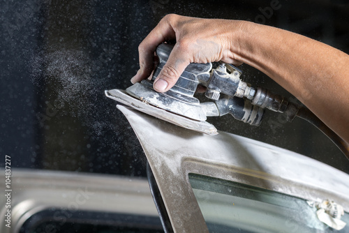 Auto body repair series : Sanding paint photo