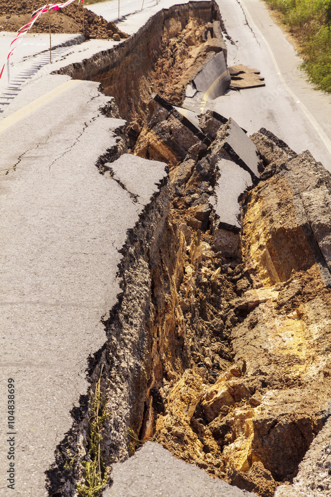 Obraz premium Cracked road