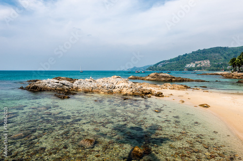 Fototapeta Naklejka Na Ścianę i Meble -  Blue sky and coast  on Patong beach in Phuket, Thailand