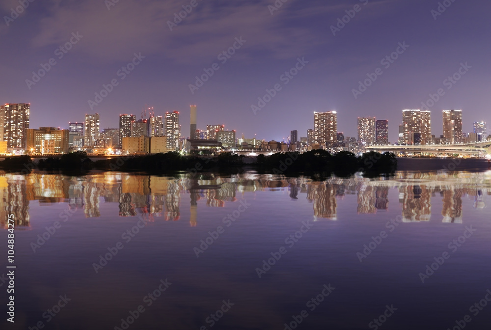 Odaiba, Tokyo cityscape with water reflection